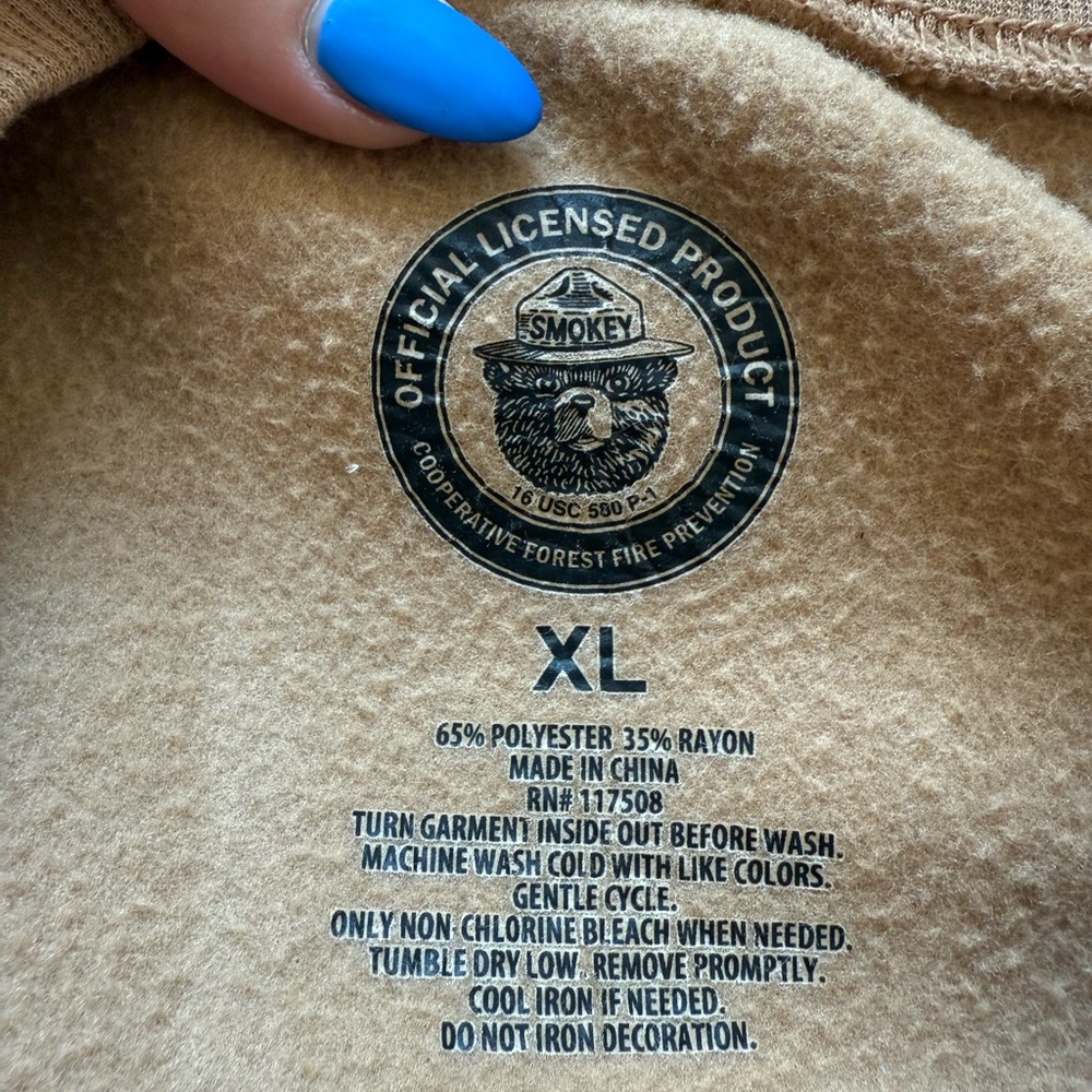 Smokey Bear Sweater - vintage look - Picture 5 of 6